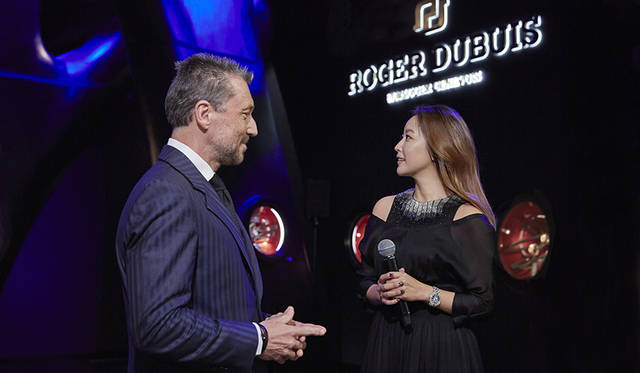 ロジェ・デュブイCEO、ジャン＝マルク・ポントルエと熱く語り合うキム・ヒソン