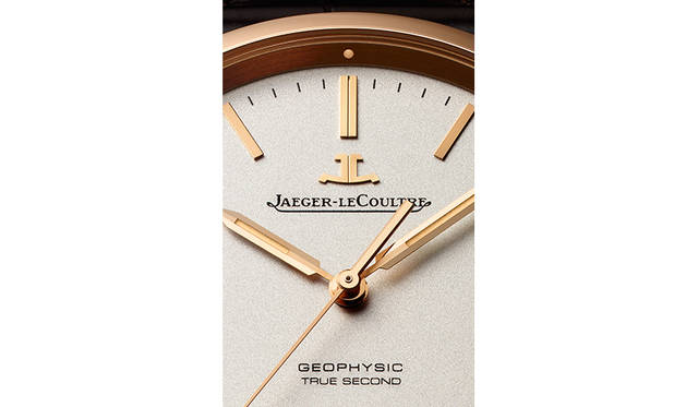 <strong>ジオフィジック・トゥルーセコンド</strong><br />ケース｜18Kピンクゴールド<br />直径｜39.6mm<br />厚さ｜11.7mm<br />ムーブメント｜自動巻き（Cal.770）<br />機能｜日付表示、秒針がステップ運針するトゥルーセコンド機構<br />ストラップ｜アリゲーター<br />防水｜5気圧<br />価格｜202万5000円（税抜）