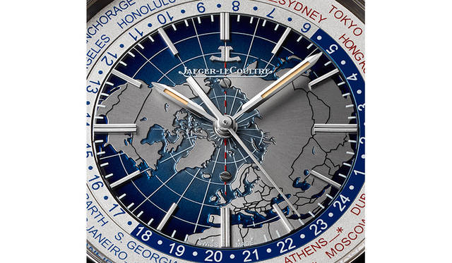 <strong>ジオフィジック・ユニバーサルタイム</strong><br />ケース｜ステンレススチール<br />直径｜41.6mm<br />厚さ｜11.84mm<br />ムーブメント｜自動巻き（Cal.772）<br />機能｜ワールドタイム（世界24タイムゾーンの時刻を表示）。日付表示。秒針がステップ運針するトゥルービート機構。<br />ストラップ｜アリゲーター<br />防水｜5気圧<br />価格｜167万5000円（税抜）