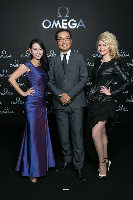 エターナルボーテ代表取締役 成瀬久美（左）、アンカー上杉隆（中）、⼥優クララ・ボダン（右）