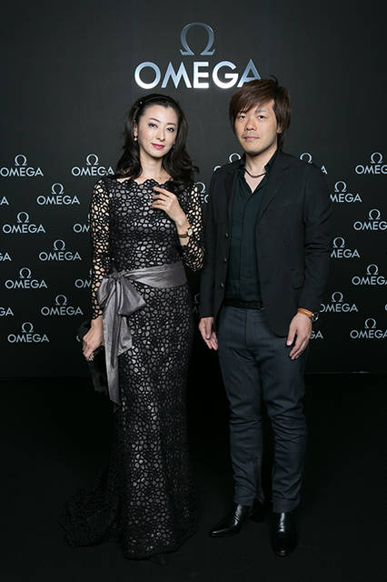 ファッションモデル 春⾹と⼩説家 平野啓⼀郎