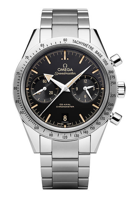 <strong>スピードマスター'57</strong><br />ケース｜ステンレススチール<br />直径｜41.5mm<br />ムーブメント｜自動巻き（Cal.9300）<br />機能｜クロノグラフ（60分積算計、12時間積算計）<br />ブレスレット｜ステンレススチール<br />防水｜100ｍ<br />価格｜93万9600円