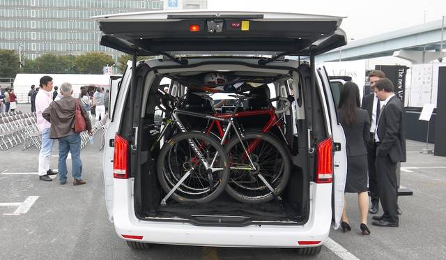 国内で開発された装備により、トライアスロン仕様に仕立て上げられたラゲージ