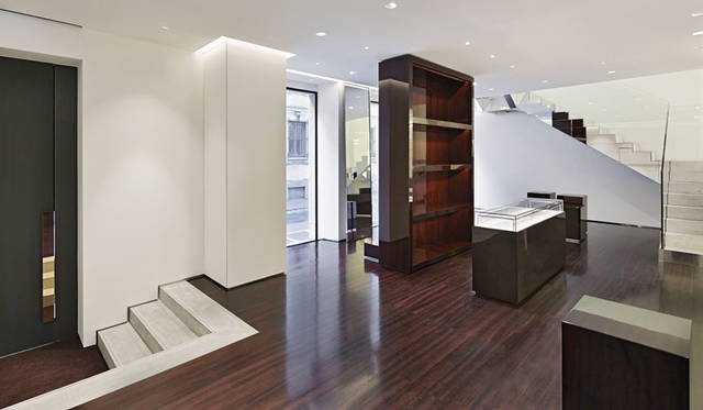 <strong>GIVENCHY｜ジバンシィ</strong><br />フラッグシップ「GIVENCHY SANT' ANDREA」