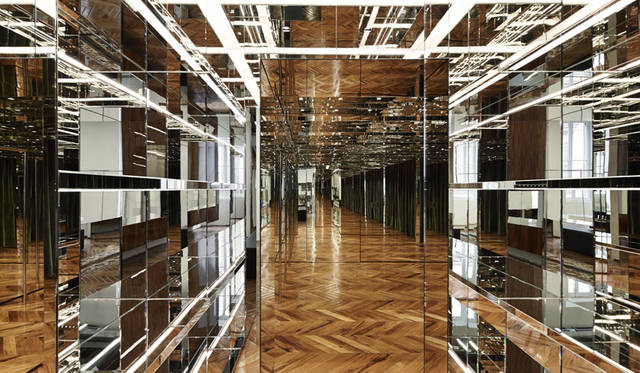 <strong>GIVENCHY｜ジバンシィ</strong><br />フラッグシップ「GIVENCHY SANT' ANDREA」