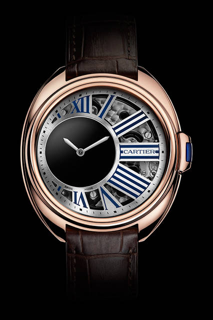 <strong>クレ ドゥ カルティエ ミステリアス アワー</strong><br />ケース｜ピンクゴールド<br />直径｜41mm<br />厚さ｜11.25mm<br />ムーブメント｜手巻き（Cal.9981 MC）<br />パワーリザーブ｜約48時間<br />防水｜3気圧<br />価格｜735万円（税別）<br /><br />Laziz Hamani © Cartier