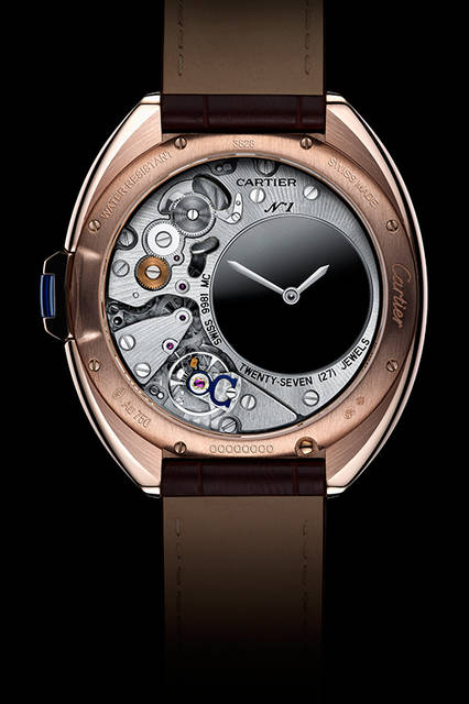 <strong>クレ ドゥ カルティエ ミステリアス アワー</strong><br />ケース｜ピンクゴールド<br />直径｜41mm<br />厚さ｜11.25mm<br />ムーブメント｜手巻き（Cal.9981 MC）<br />パワーリザーブ｜約48時間<br />防水｜3気圧<br />価格｜735万円（税別）<br /><br />Laziz Hamani © Cartier