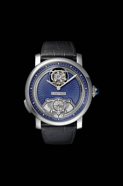 <strong>ロトンド ドゥ カルティエ ミニッツ リピーター フライング トゥールビヨン</strong><br />ケース｜チタン<br />直径｜45mm<br />ムーブメント｜手巻き（Cal.9402 MC）<br />パワーリザーブ｜約50時間<br />防水｜3気圧防水<br />機能｜ミニッツ リピーター、フライング トゥールビヨン<br />価格｜要問い合わせ<br /><br />Vincent Wulveryck Ⓒ Cartier