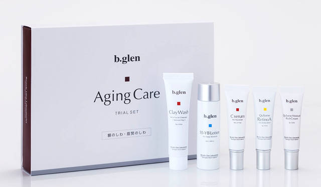 <strong>ディープラインケア トライアルセット　1944円</strong><br />シャープな輪郭に導かれ、たるみの気にならない肌へ。クレイウォッシュ (15g) / 10-YBローション (20mL) / Cセラム (5mL) / QuSomeレチノA(5g) / QuSomeモイスチャーリッチクリーム (7g)