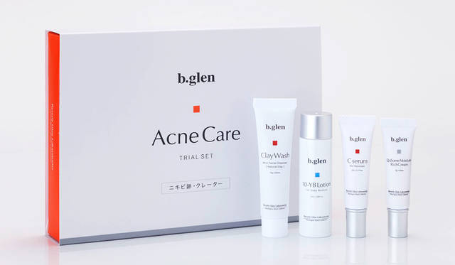 <strong>ニキビ跡ケア トライアルセット　1944円</strong><br />色素沈着・凹凸もすっきり、ニキビ跡の印象を記憶の彼方へ。クレイウォッシュ (15g) / 10-YBローション (20mL) / Cセラム (5mL) / QuSomeモイスチャーリッチクリーム (7g)