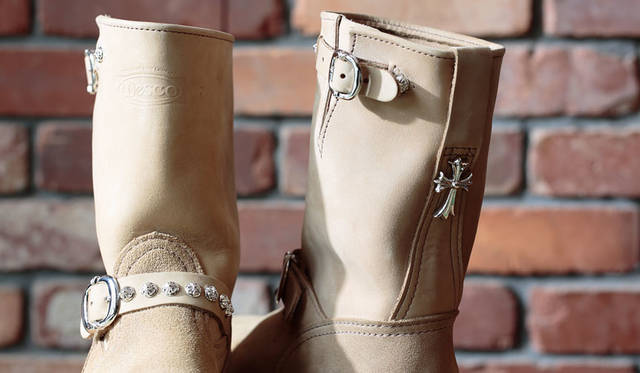 <strong>CHROME HEARTS｜クロムハーツ</strong><br />「CHROME HEARTS×WESCO BOOTS Custom Order Show」オーダー参考価格「ブーツ」59万4000円（写真はオーダーの一例）
