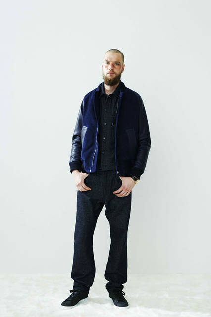 <strong>Enharmonic TAVERN｜エンハーモニック・タヴァーン</strong><br /><strong>2015-16年 秋冬コレクション</strong>　シャツ2万8080円、シャツ1万8360円、パンツ2万8080円