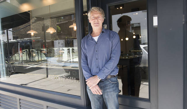 <strong>BARNEYS NEW YORK｜バーニーズ　ニューヨーク</strong><br />「Personal Appearance at Barneys New York：MALCOLM BETTS」　デザイナーのマルコム・ベッツ氏