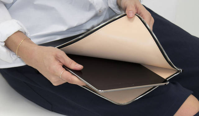 メンズコレクション　ipad Air Sleeve 3万5640円、ipad Mini Sleeve 3万4020円
