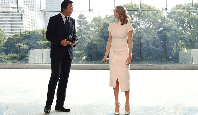 <strong>SHISEIDO｜資生堂</strong><br />「clé de peau BEAUTÉ（クレ・ド・ポー ボーテ）」 「2016年新製品発表会」　クレ・ド・ポー ボーテ ブランドディレクターの藤井恵一氏とアマンダ・サイフリッド