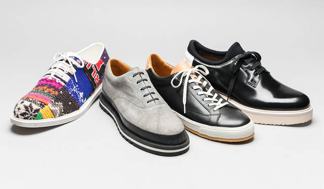 <strong>ISETAN MEN’S｜イセタンメンズ</strong><br />伊勢丹新宿店メンズ館地下1階＝紳士靴売場「JAPAN靴博2015」　左から、「desartic」モデル「Patchwork Shoes」（サイズ27cm）、「SPINGLE MOVE」モデル「AMEBAスニーカー」、「WASHIスニーカー」、「bibliotek」モデル「CT001」（サイズ39～43）（価格はすべて未定）