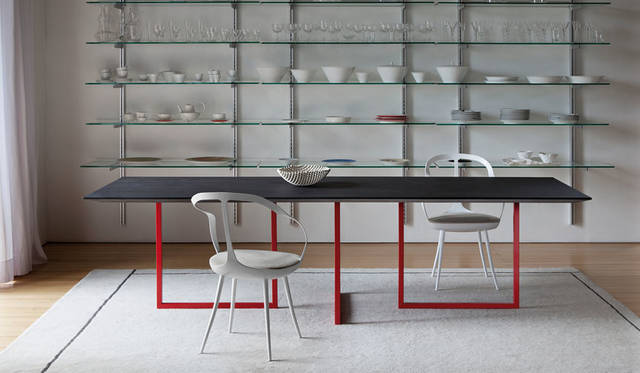 「Mollina Chair」 design：Park Associati　テーブル73万7640円、チェア20万3040円