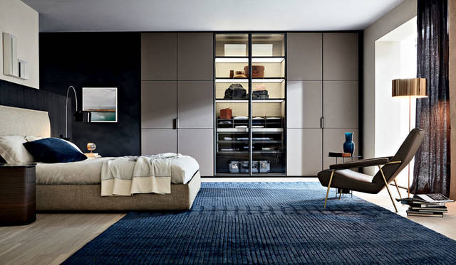 「RIBBON（リボン）」 Design：Vincent Van Duysen（ヴィンセント・ヴァン・ドゥイセン）　2015年モルテーニとはじめての取り組みとなったヴィンセント・ヴァン・ドゥイセン氏によるデザインのベッド「RIBBON」　クイーンサイズベッド96万3360円～、キングサイズベッド107万7840円、「GLISS MASTER」ワードローブ457万560円