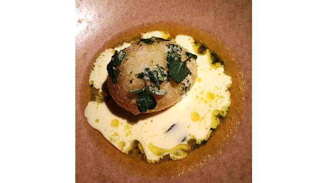 18カ月間熟成させたタスマニア産チーズのクリーミーなソースとの相性は絶品