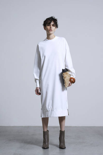 <strong>JOHN LAWRENCE SULLIVAN｜ジョン ローレンス サリバン</strong><br />2015-16年秋冬ウィメンズコレクション