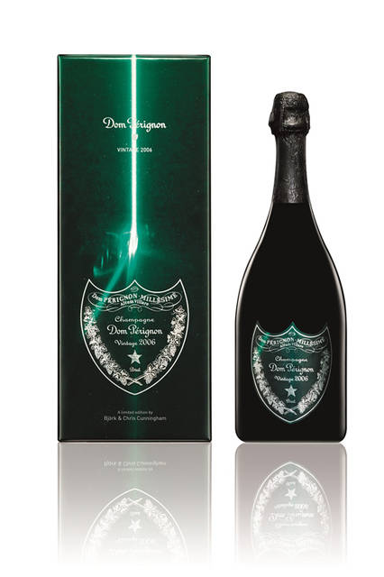 アルコール度数｜12.5度 容量｜750ml 希望小売価格｜2万2000円（税抜） 発売日｜10月23日（金）　※全国主要百貨店で順次発売