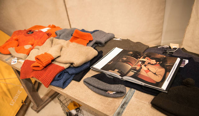 <strong>Nigel Cabourn｜ナイジェル・ケーボン</strong><br />2015-16年秋冬コレクション「THE TRANS-ANTARCTIC EXPEDITION & ROYAL AIRFORCE」展示会場にて