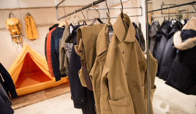 <strong>Nigel Cabourn｜ナイジェル・ケーボン</strong><br />2015-16年秋冬コレクション「THE TRANS-ANTARCTIC EXPEDITION & ROYAL AIRFORCE」展示会場にて