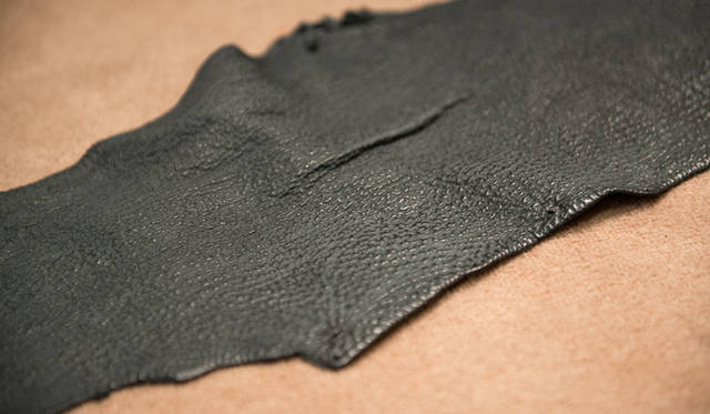 <strong>H? Katsukawa from Tokyo｜エイチ カツカワ フロム トウキョウ</strong><br />「CLIMBING」チロリアンシューズ“シャークスキン”原皮