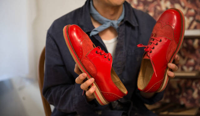 <strong>H? Katsukawa from Tokyo｜エイチ カツカワ フロム トウキョウ</strong><br />勝川さんがデザインし、世に送り出した“左右対称の靴”