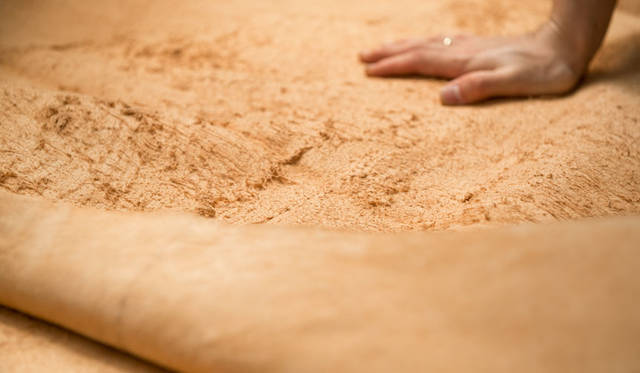 <strong>H? Katsukawa from Tokyo｜エイチ カツカワ フロム トウキョウ</strong><br />ニベ革