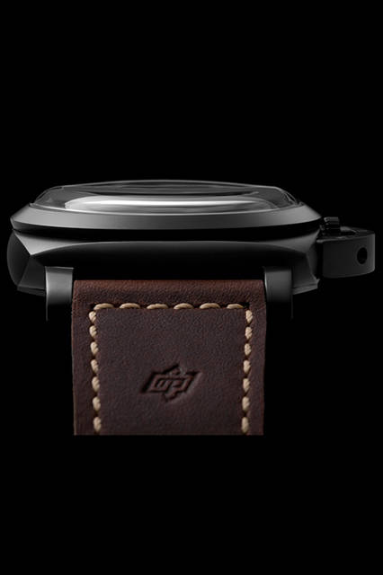 PANERAI PAM00629 LUMINOR 1950 3 DAYS TITANIO DLC 47mm|パネライ ルミノール1950 スリーデイズ チタニオ DLC 47mm <strong>ルミノール 1950 スリーデイズ チタニオ DLC-47mm</strong><br />ケース|ブラックDLCコーティングチタン<br />直径|47mm<br />ムーブメント|手巻き(Cal.P.3000)<br />振動数|2万1600振動/時<br />パワーリザーブ|約72時間<br />防水|10気圧<br />機能|アワージャンプ機構<br />発売予定|2015年冬