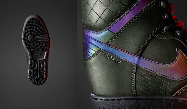 <strong>NIKE SPORTSWEAR｜ナイキ スポーツウェア</strong><br />「HOLIDAY 2015 ナイキ スニーカーブーツ コレクション」　ウィメンズ「ナイキ　ダンク スカイ HI 2.0」スニーカーブーツ2万1600円