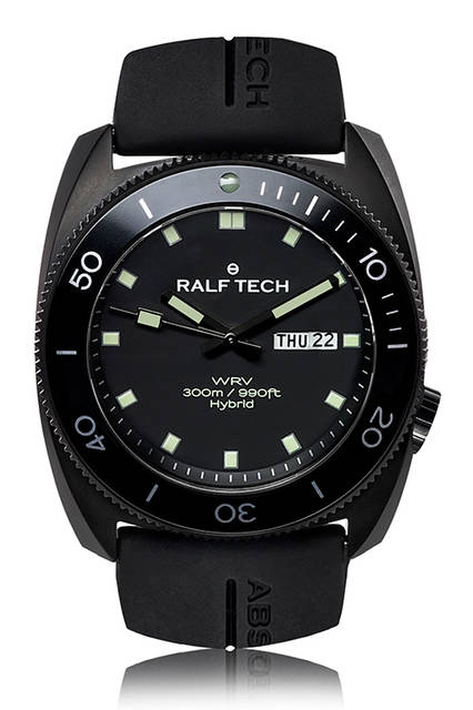 <strong>WRV A ハイブリッド ブラック</strong><br />ケース｜ブラックPVD加工ステンレススチール<br />直径｜43.8mm<br />ムーブメント｜ローター自己発電式クォーツ（Cal.ハイブリッドRTH002、150日間パワーリザーブ）<br />機能｜潜水時間を記録する逆回転防止式ベゼル<br />ストラップ｜ラバー<br />価格｜■■万■■円