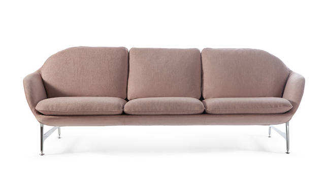 「VICO（ヴィコ）」　デザイン：Jaime Hayon（ハイメ・アジョン）　3人掛 92万8800円