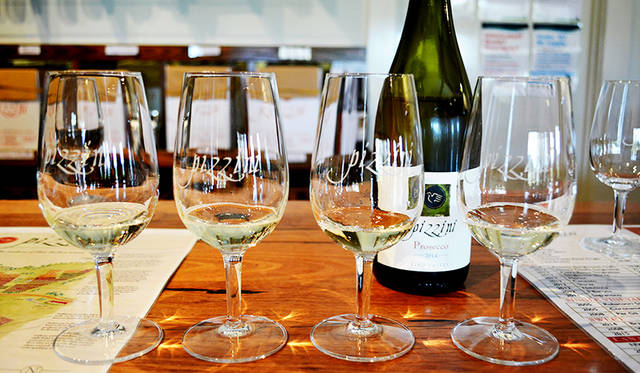 ニョッキが茹で上がるまでのあいだに、ワインテイスティング