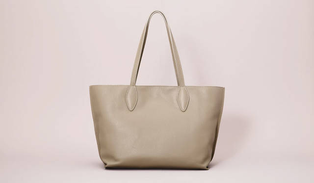 <strong>ODETTE E ODILE｜オデット エ オディール</strong><br />トートバッグ2万9160円