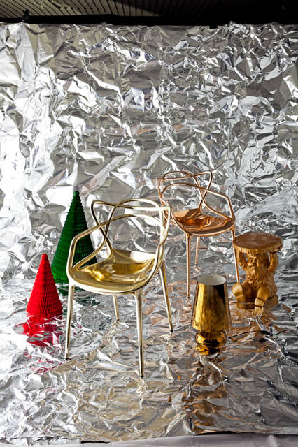 「Christmas 2015 Space」　ゴールドやコッパーなどゴージャスなカラーに包まれた「プレシャス・カルテル」シリーズ「Masters Precious」各6万9768円、「Gnomes Precious」4万4496円、「Cindy Precious」3万3804円、クリスマスを彩る色鮮やかなペーパーツリー「Cone Tree」73cm 3780円/ 40cm 2160円