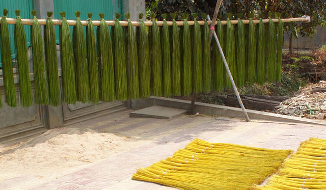 新作ヨガマット「CANTEIL SOKAPIAP」　カンボジア現地での確認