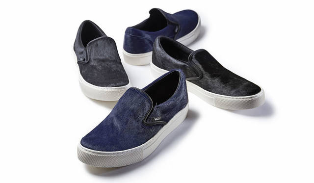 <strong>ESTNATION｜エストネーション</strong><br />SOPH. POP-UP STORE at ESTNATION Roppongi Hills　VANSのシンボリックなモデルの一つとして展開される、スリッポンのアッパーにカウヘアレザーを使用し、ダブルネームの刻印入りのレザーインソールを採用。「VANS SLIP ON」（COW HAIR LEATHER・6（24.0cm）～11（29cm） ※ハーフサイズピッチ）各2万5920円