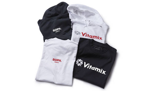 <strong>ESTNATION｜エストネーション</strong><br />SOPH. POP-UP STORE at ESTNATION Roppongi Hills　1921年に設立され、今なお変わらずブレンダーの最高峰として展開されるvitamix®とのコラボレーション。ロゴマークをストレートに表現したボディは、ブランドイメージを表すべくオーガニックコットンを使用したSOPHNET.オリジナルボディを採用。「Vitamix PULL OVER HOODY & TEE」（ORGANIC COTTON・XS～XL）HOODY各2万520円、TEE各8640円