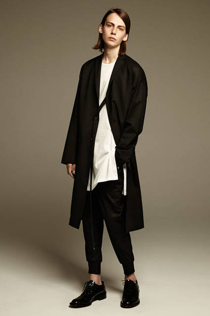 <strong>ato｜アトウ</strong><br />2016年春夏コレクション