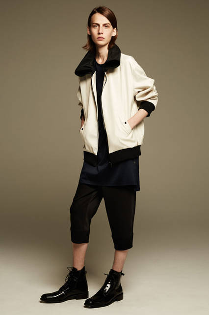 <strong>ato｜アトウ</strong><br />2016年春夏コレクション