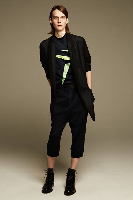 <strong>ato｜アトウ</strong><br />2016年春夏コレクション