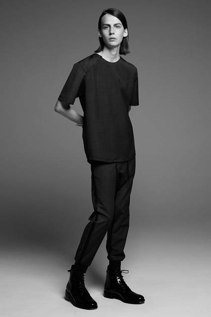 <strong>ato｜アトウ</strong><br />2016年春夏コレクション