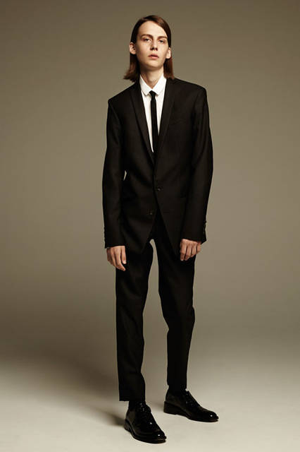 <strong>ato｜アトウ</strong><br />2016年春夏コレクション