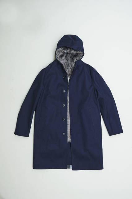 <strong>TOMORROWLAND｜トゥモローランド</strong><br />TOMORROWLAND MEETS MACKINTOSH「MACKINTOSH POP UP STORE」　SPECIAL MODEL FOR TOMORROWLAND N.Y.STORE