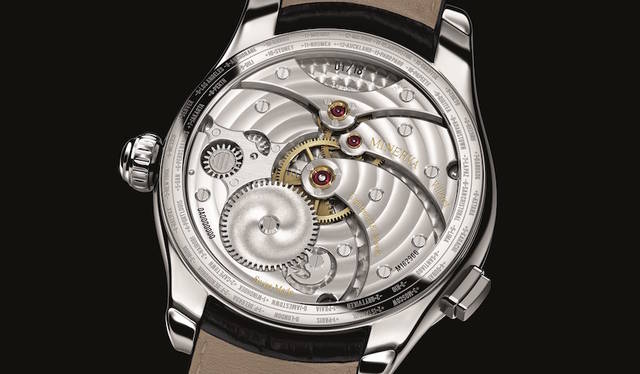 <strong>ヴィルレ トゥールビヨン シリンドリック ナイトスカイ ジオスフェール</strong><br />ケース｜ホワイトゴールド<br />直径｜47mm<br />厚さ｜15.38mm<br />ムーブメント｜手巻き（Cal.MB 68.40）<br />振動数｜1万8000振動／時<br />パワーリザーブ｜約48時間<br />防水｜3気圧<br />機能｜トゥールビヨン、トリプルタイムゾーン<br />限定数｜18個<br />発売時期|2016年<br />価格｜27万5000ユーロ（日本円価格未定）