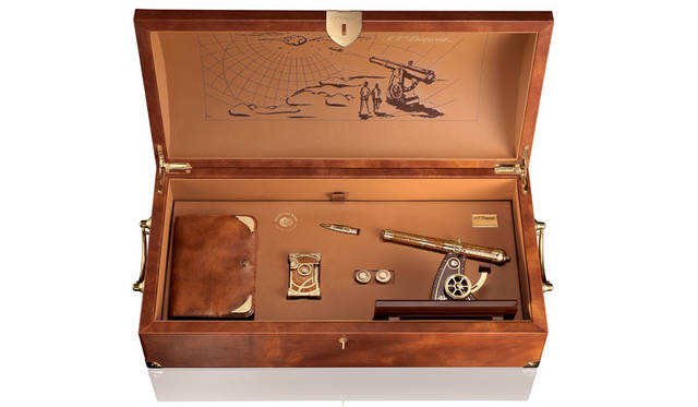 プレステージコレクション「プレステージ コレクター（ライティングセット＆ライター＆ノート＆カフリンクス）ref.C3 SHOOT THE MOON」207万3600円