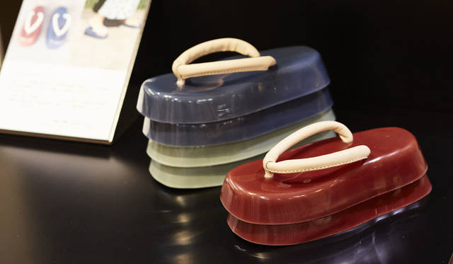 <strong>ISETAN MEN’S｜イセタンメンズ</strong><br />伊勢丹新宿店メンズ館地下1階＝紳士靴売場「JAPAN靴博2015」　専門学校ヒコ・みづのシューズコースの学生の作品　櫛野情園さんの作品