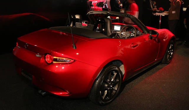 Photographs by OHTO Yasuhiro